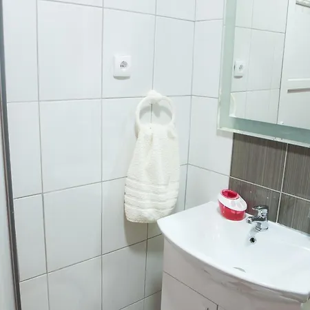 Centar Lux زرنيانين