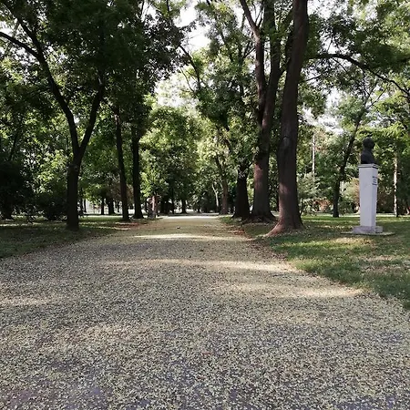 بيت ضيافة Centar Lux زرنيانين