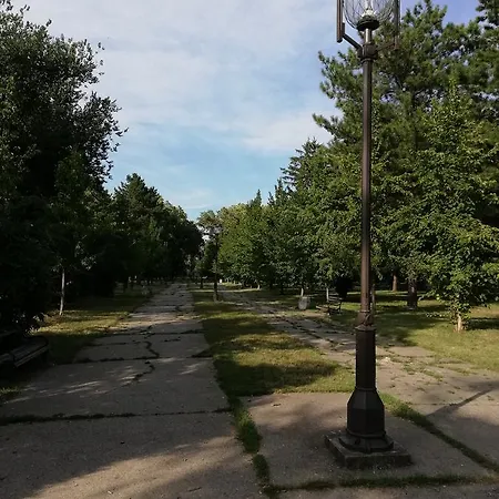 Centar Lux بيت ضيافة زرنيانين