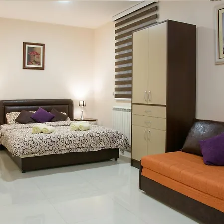 بيت ضيافة Centar Lux