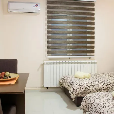 بيت ضيافة Centar Lux زرنيانين