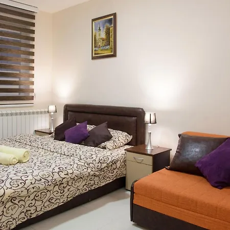 Centar Lux بيت ضيافة